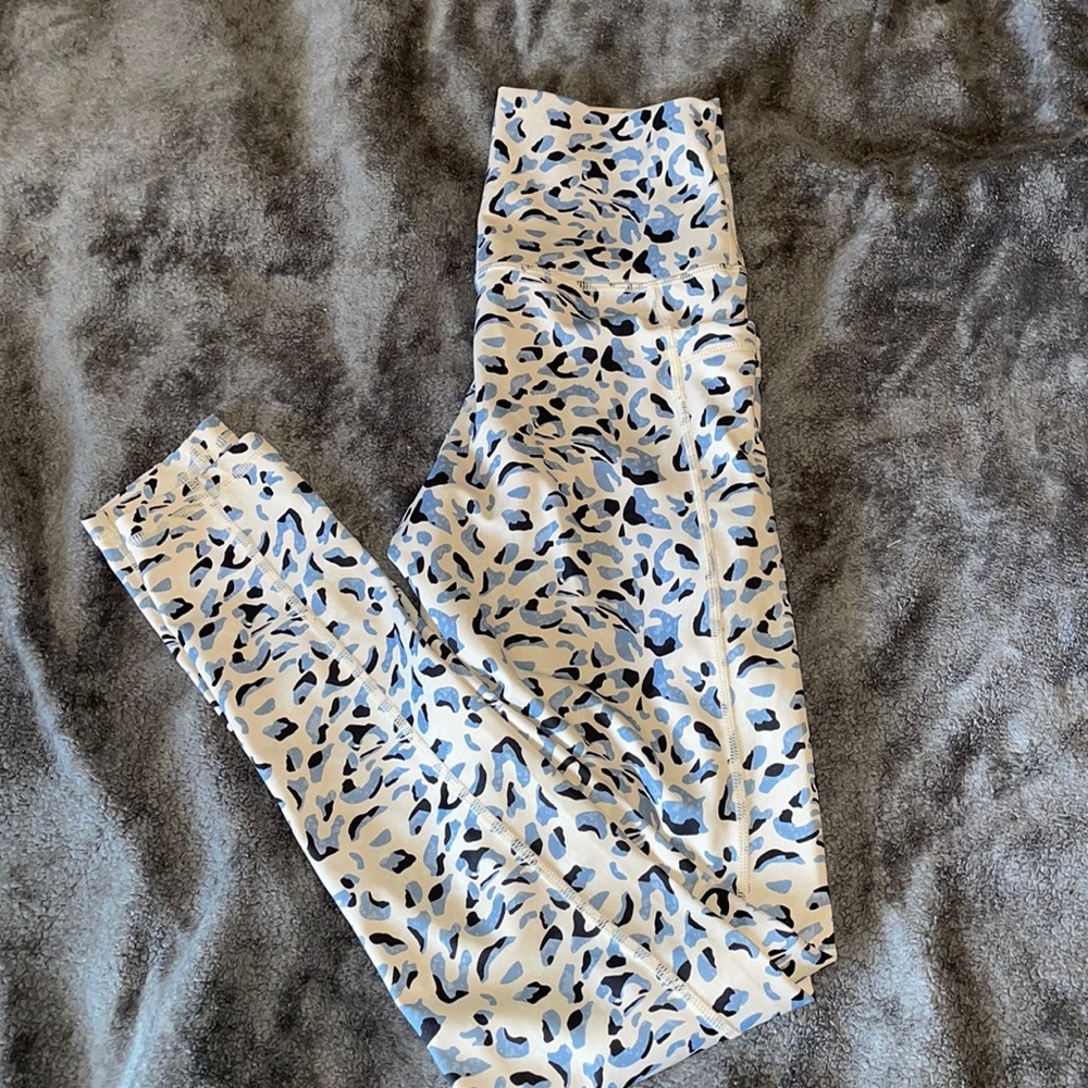 Echt cheetah print leggings with pockets